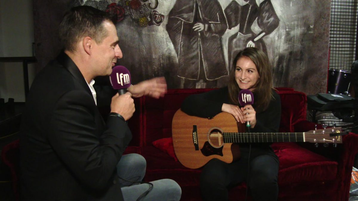 Plus Proche De Vous, LFM On Stage No Name